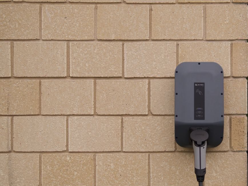 Connecting an EV charging cable